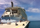 oasis of the seas - 113  docked at Philipsburg, St Martin